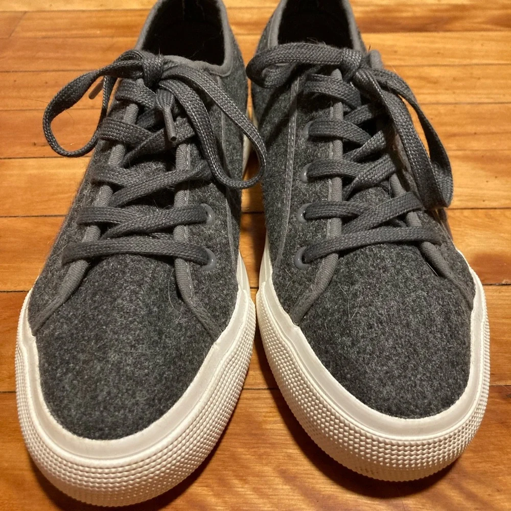 New! Just Fab First Timer platform sneaker - Picture 2 of 9